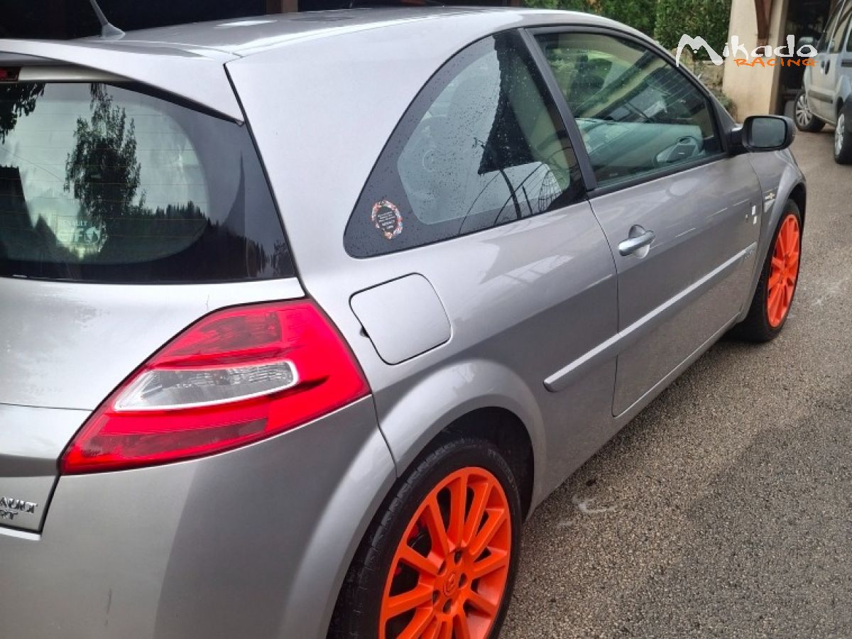 vds MEGANE 2 R26 F1 TEAM 1ere main – photo 6 sur 6