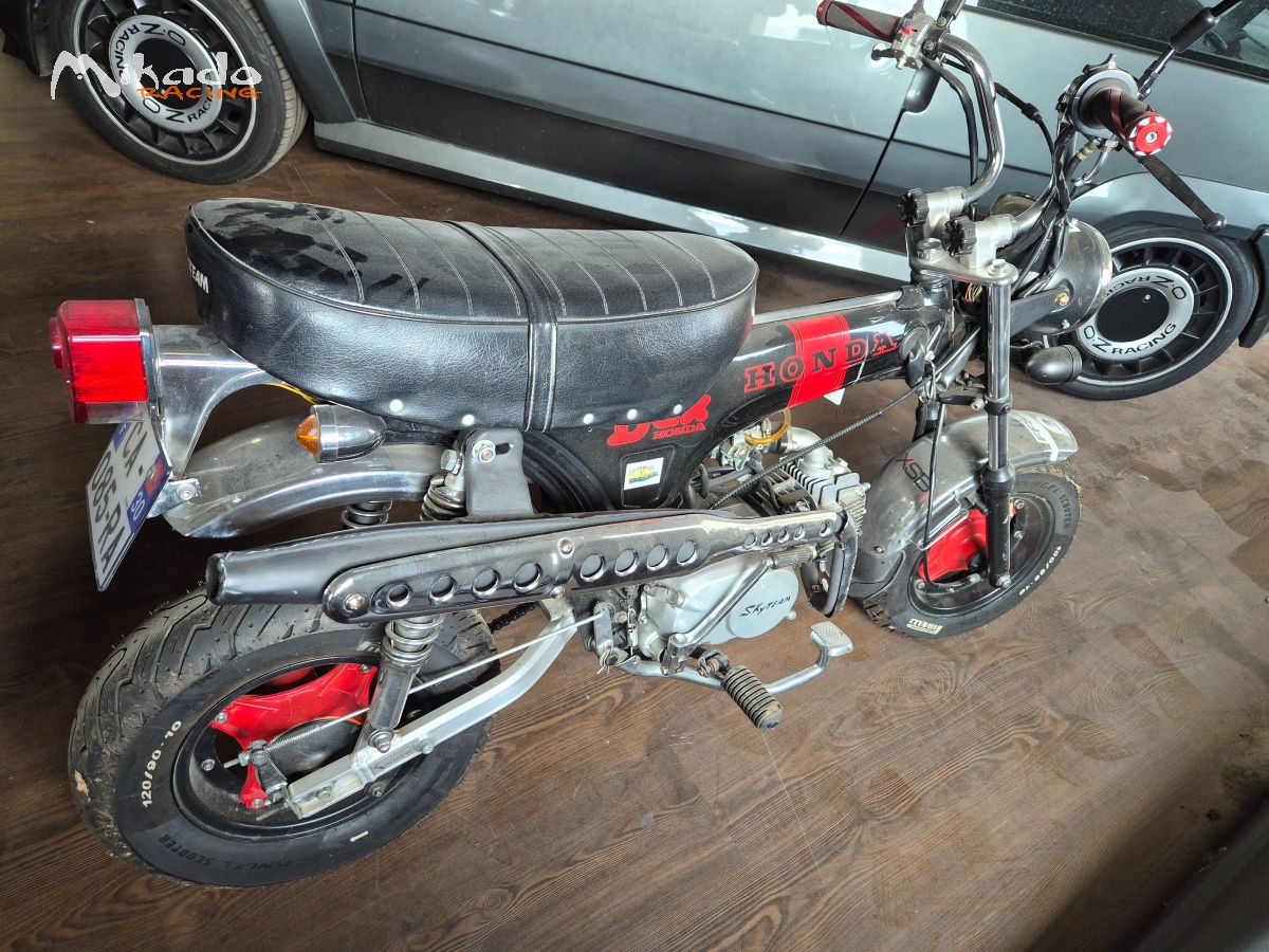 Honda dax – photo 1 sur 3
