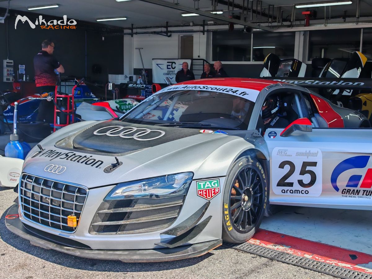Audi R8 LMS GT3 – photo 1 sur 3