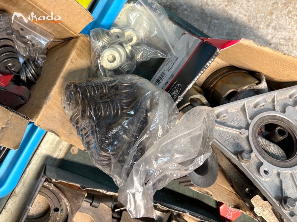 Vend bloc F7R et culasse megane – photo 6 sur 7