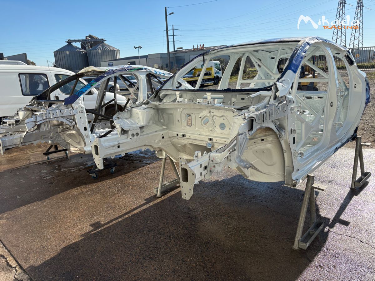 2xcaisse clio rc5 accidenté – photo 2 sur 2