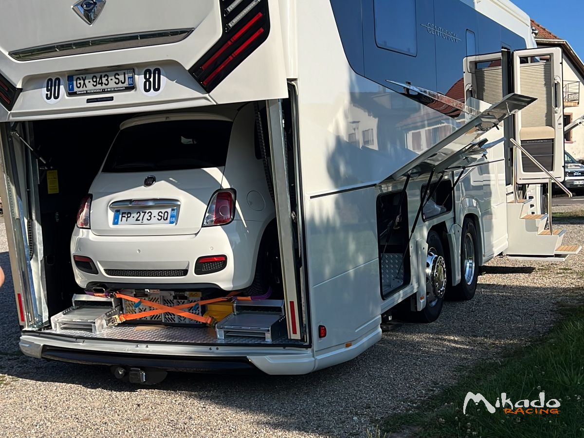 Motorhome de luxe VIP avec chauffeur – Hébergement sur circuit – photo 5 sur 10
