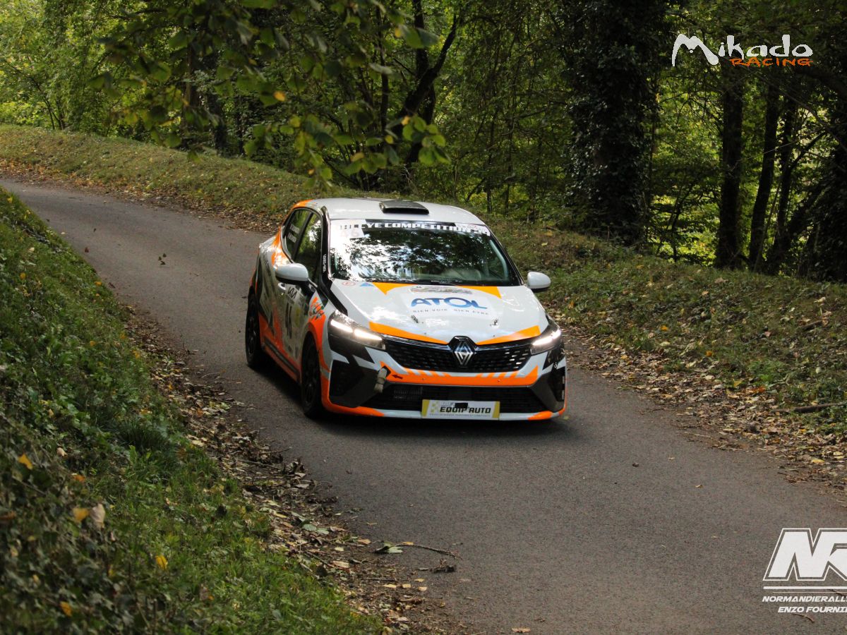 loue une clio rc5 pour le rallye du pays du lin 2026 – photo 1 sur 2