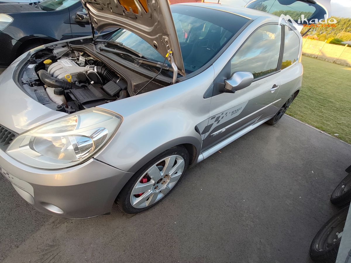 Clio 3 rs F1 team RHD 2007 – photo 8 sur 9
