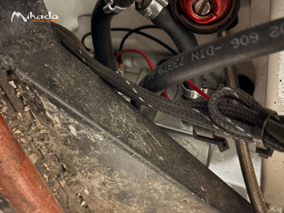 Alimentation essence 106 saxo f2000 – photo 2 sur 5