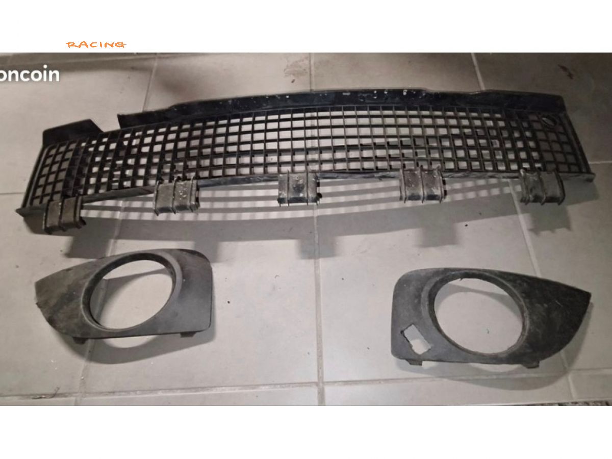 Grille inférieure pare chocs avant Clio 2 RS Clio II phase 2 / 3 Ragnotti – photo 1 sur 3