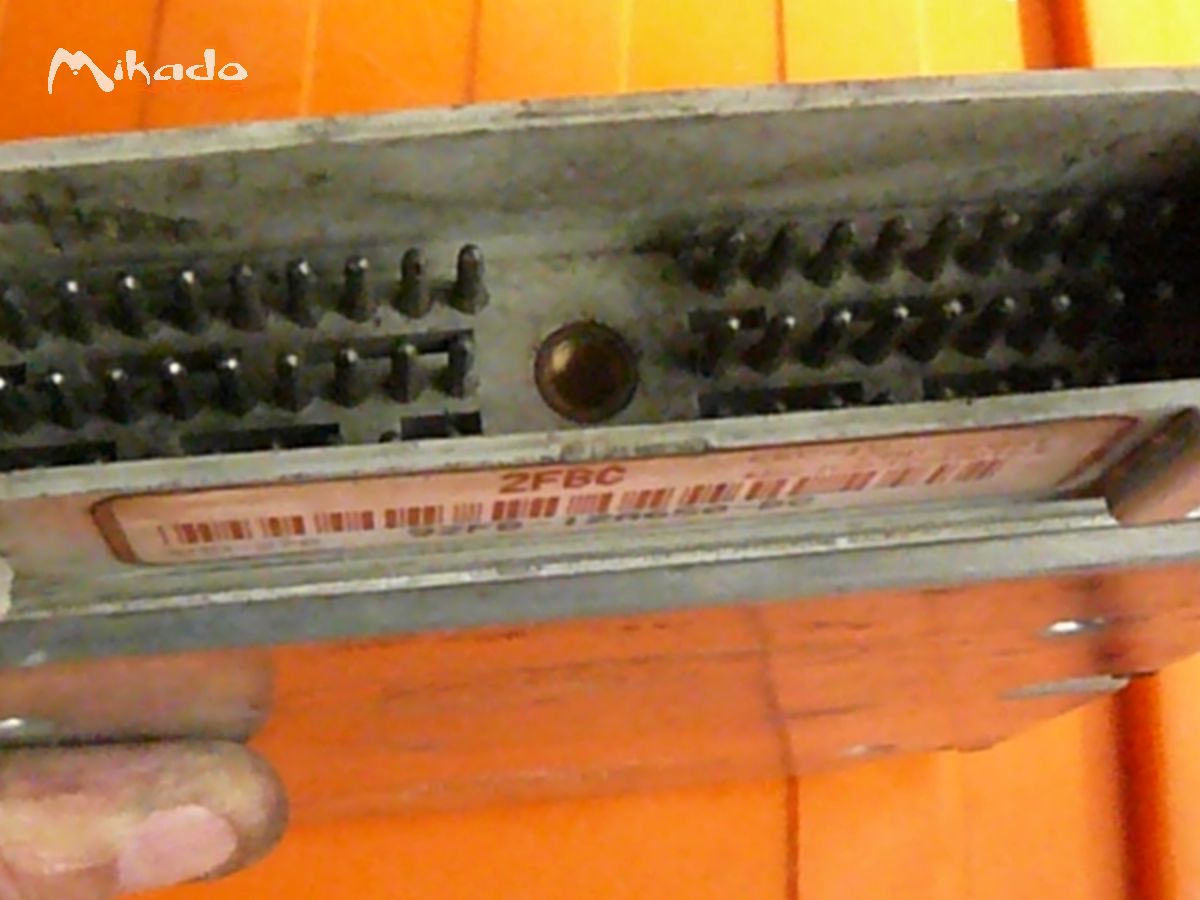 Calculateur moteur Ford Zetec 1.8 – photo 3 sur 3