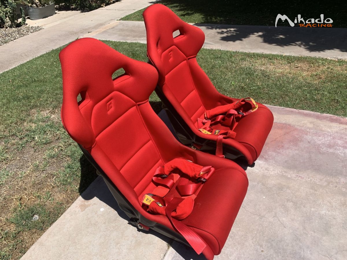 Ferrari F40 Seats with Harness – photo 1 sur 2