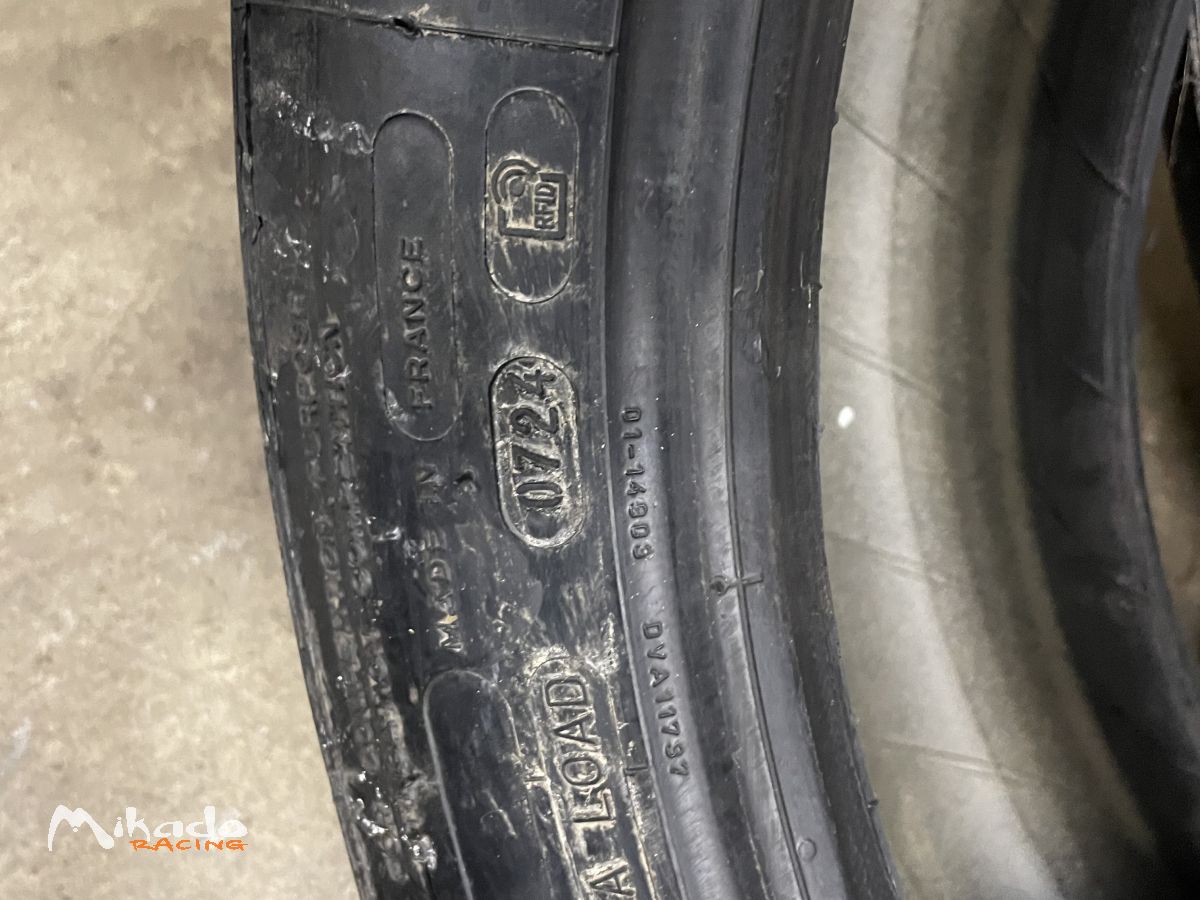 Lots de 8 pneus taille 17 Michelin pilote sport: on c x2 21neuf , x2 11 , x4 21 – photo 10 sur 10
