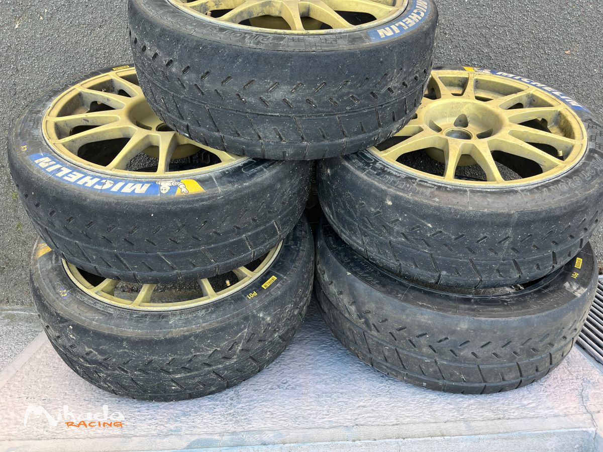 Michelin P01 235/40R18