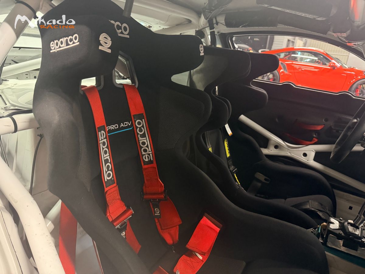 PORSCHE CAYMAN 981 GT4 CLUBSPORT PACK MANTHEY RACING – photo 10 sur 10