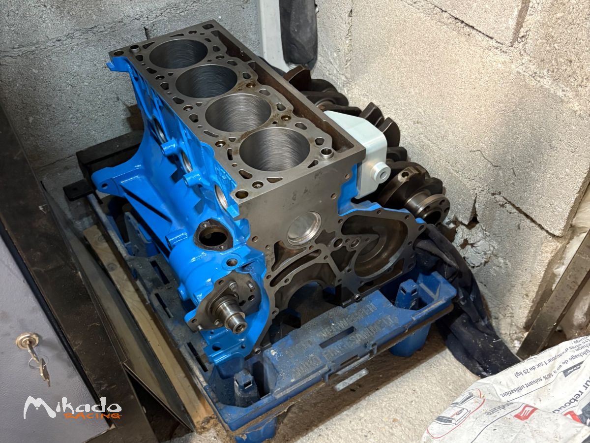 Vend bloc F7R et culasse megane – photo 1 sur 7