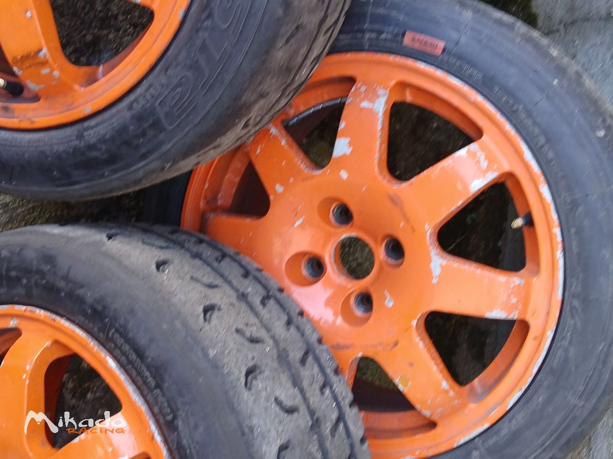 Vends 5 jantes Clio GrA en 16 – photo 2 sur 4