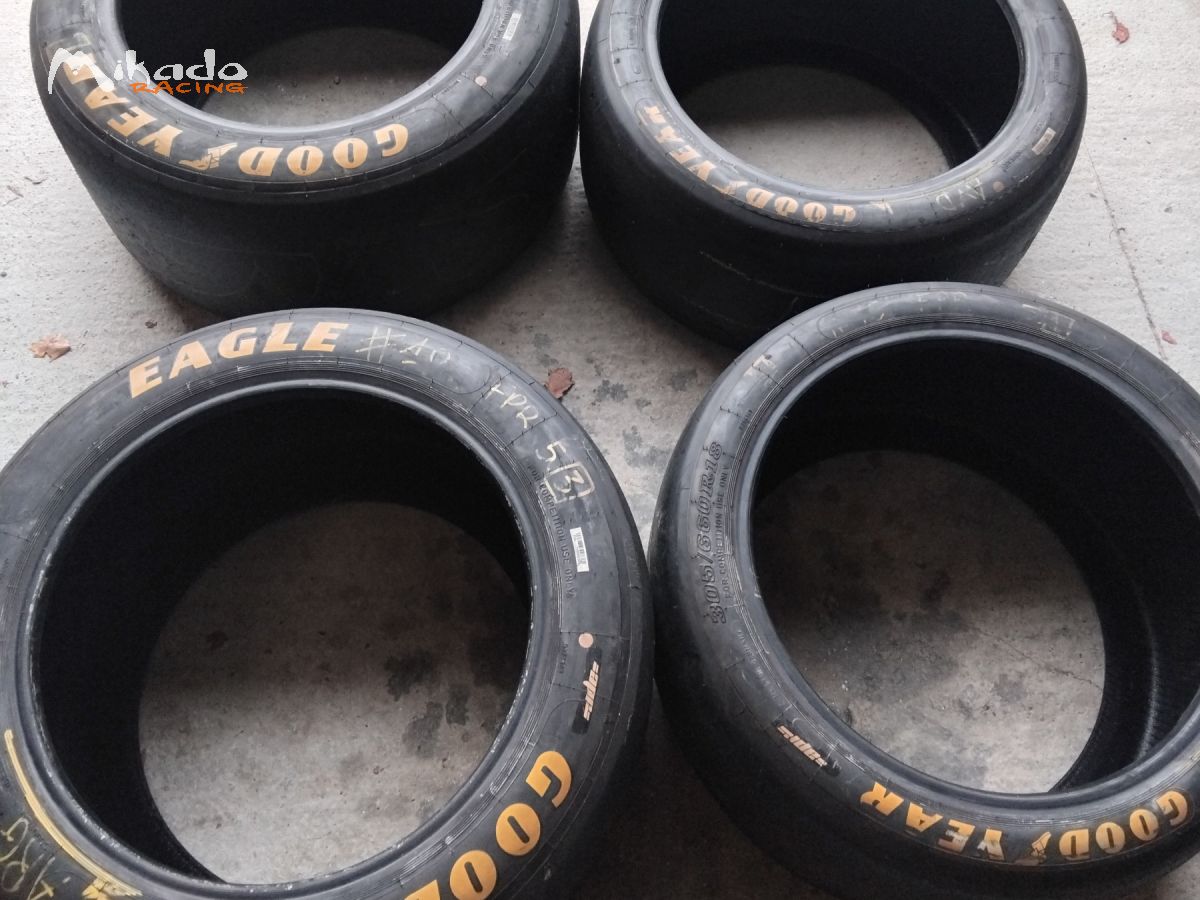 Good year slicks 18 pouces – photo 1 sur 2