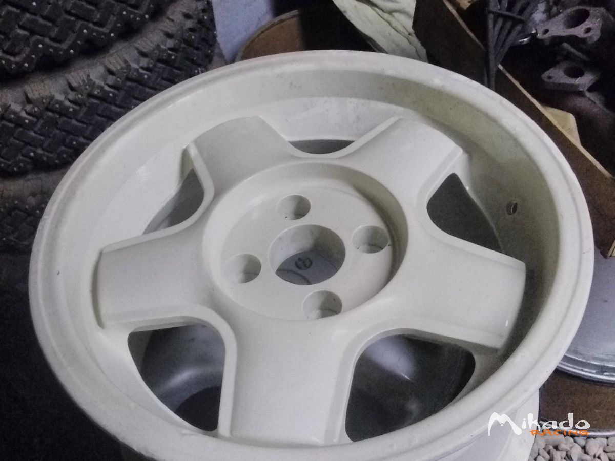 JANTES REVOLUTION five spokes FORD 8'x16' ET35 BLANCHE – photo 5 sur 5