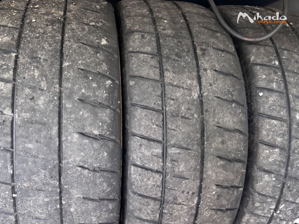 Lot de pneus Michelin 18p – photo 1 sur 4