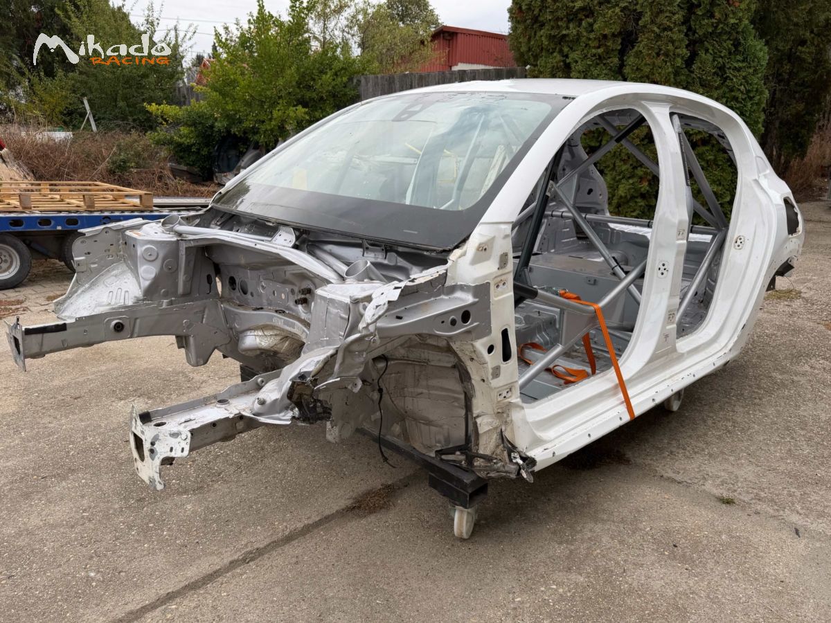 Peugeot 208 Rally4 bodyshell – photo 1 sur 4