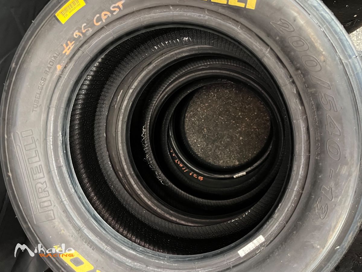 Pneu monoplace pirelli – photo 2 sur 3
