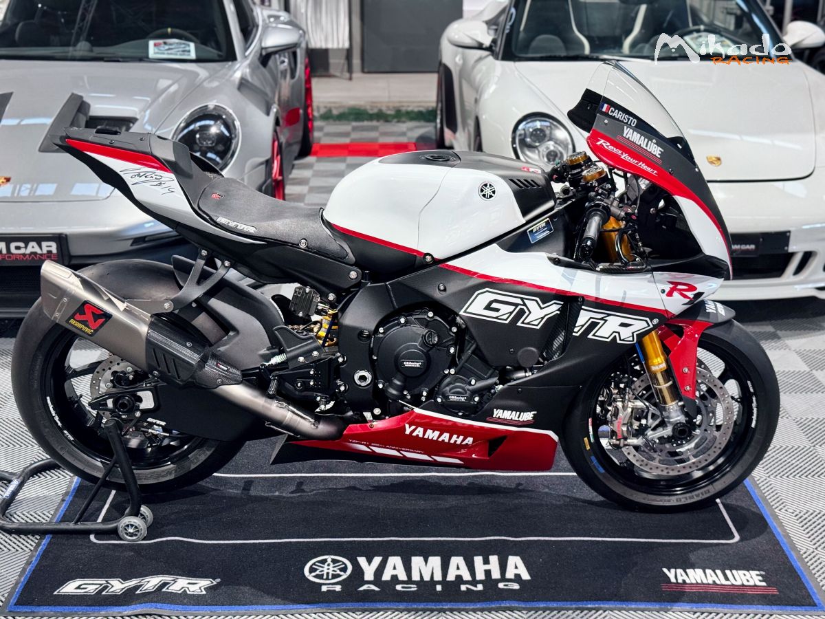 YAMAHA R1 GYTR PRO 25TH ANNIVERSARY – N°9/25 – photo 2 sur 10