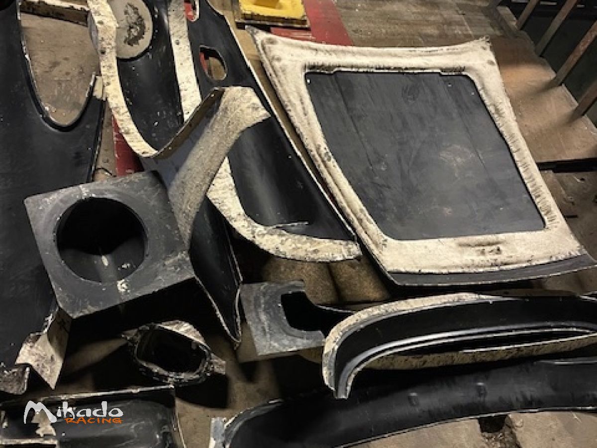 Lot de moules pour élément polyester Pièces Porsche – photo 3 sur 3