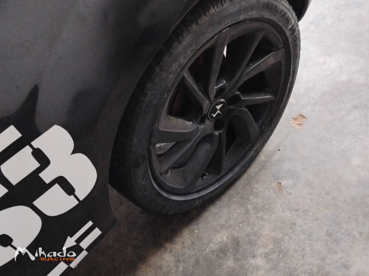 A vendre ds3 essence année 2011 – photo 2 sur 9