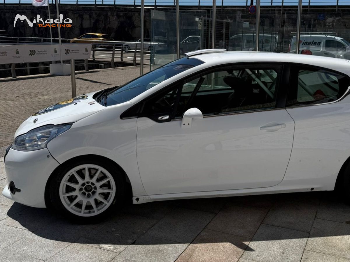 PEUGEOT 208 R2 – photo 1 sur 7