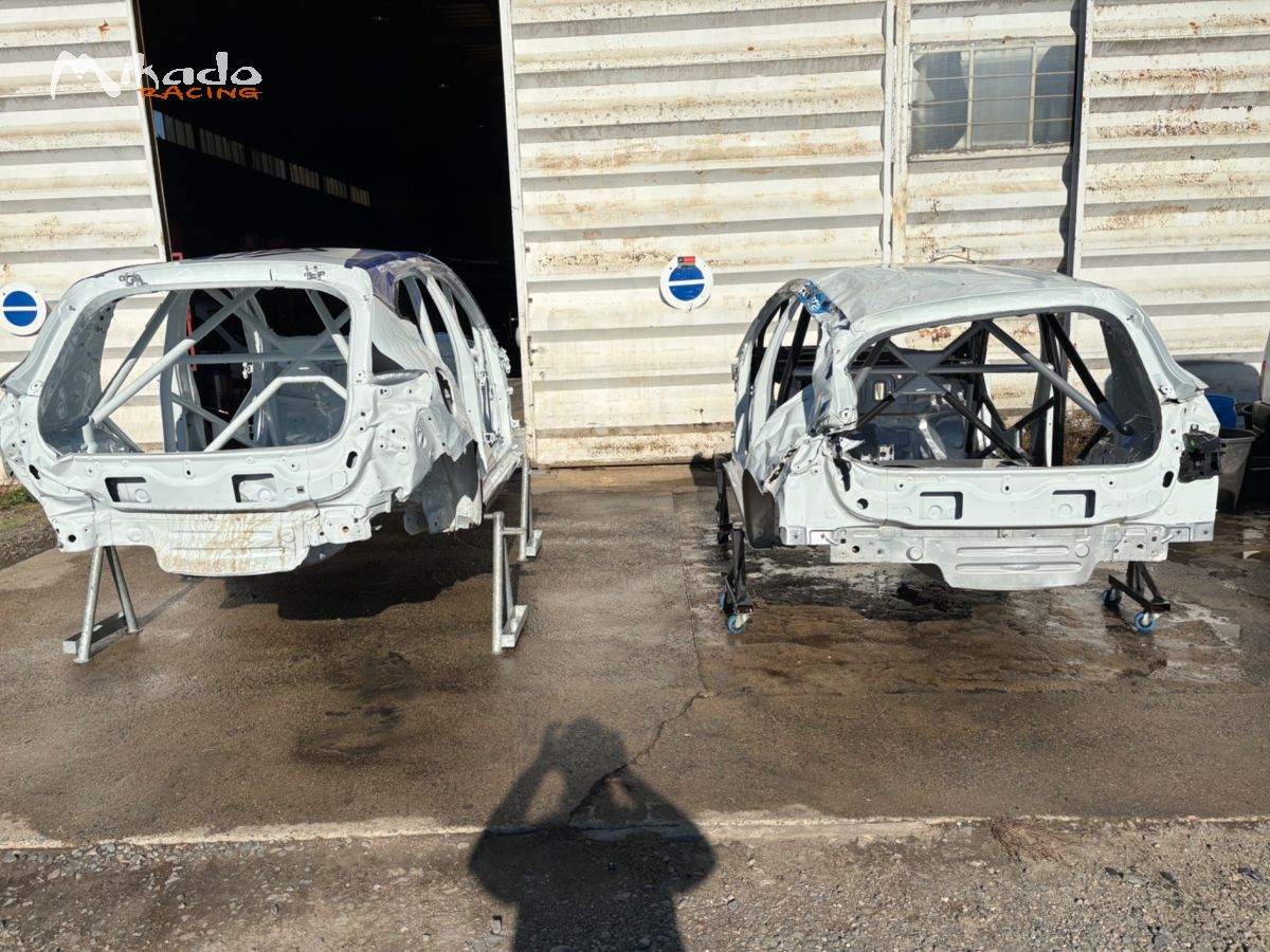 2xcaisse clio rc5 accidenté – photo 1 sur 2