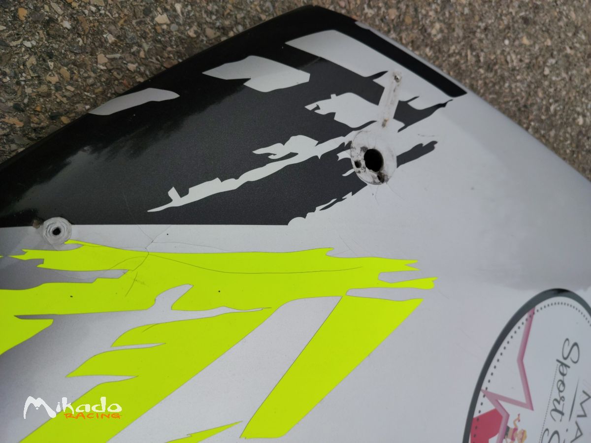 Capot fibre 106 – photo 3 sur 7