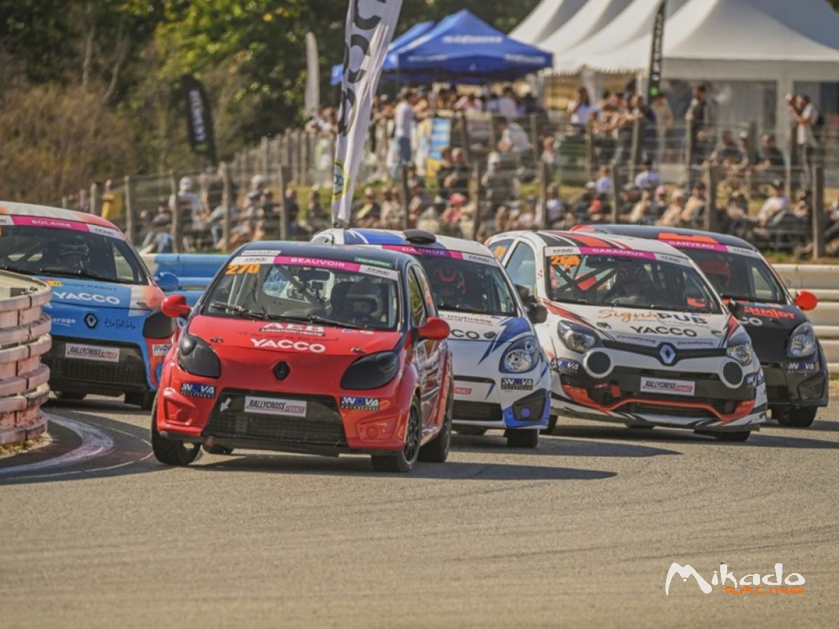 ⚠️ À Vendre -Twingo R1 Rallycross – Championne de France Junior Féminine 2025 - ⚠️ – photo 2 sur 4