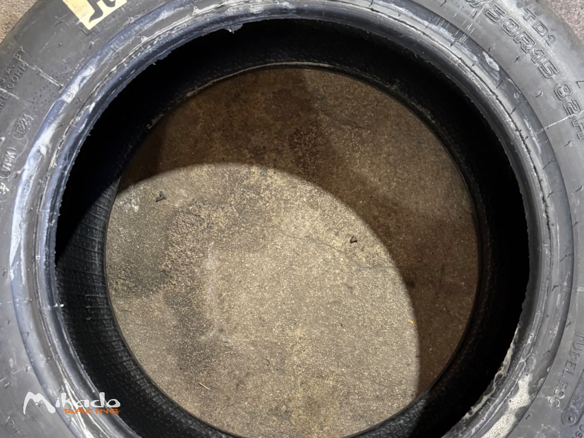 2 pneus Hoosier – photo 2 sur 3