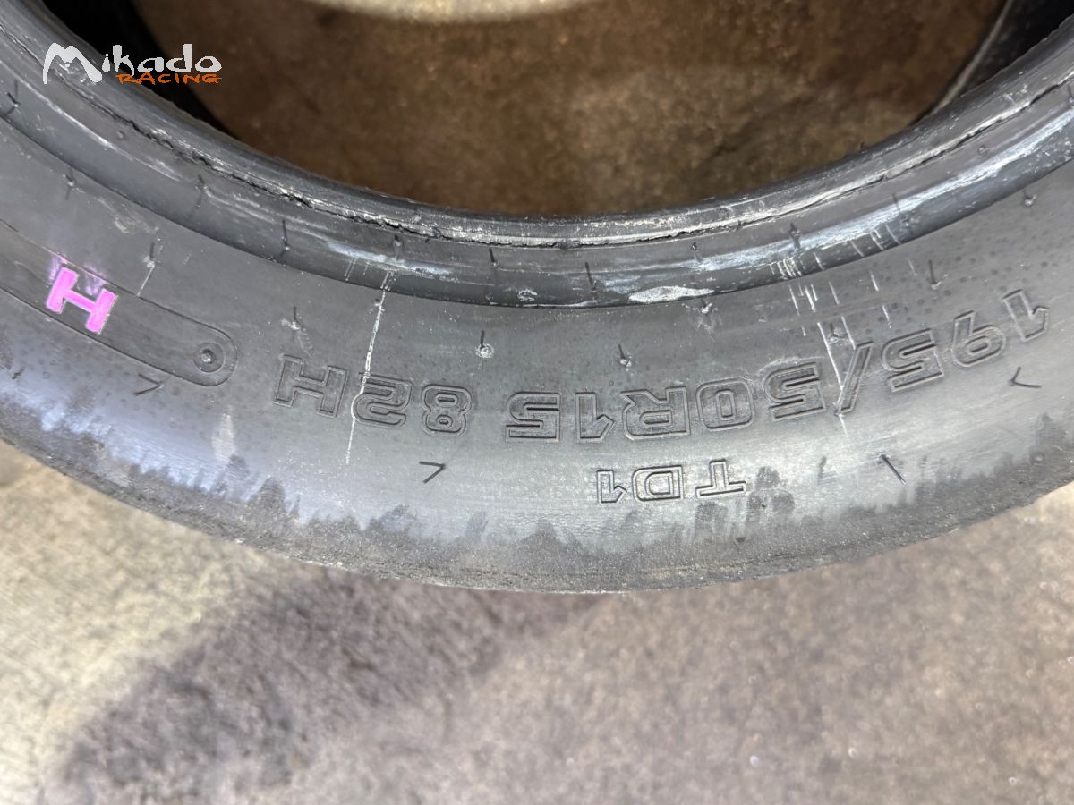 2 pneus Hoosier – photo 3 sur 3