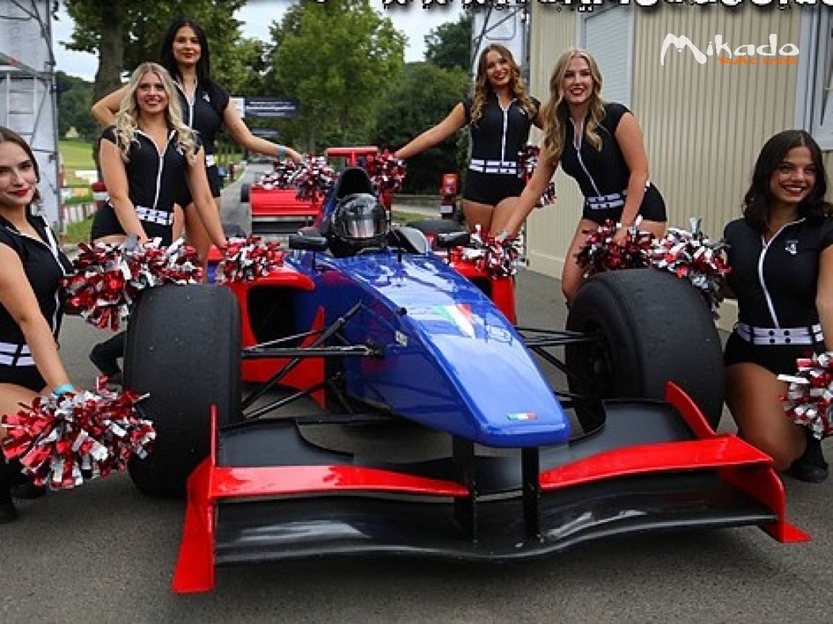F3000 LOLA B02/50 – photo 9 sur 10