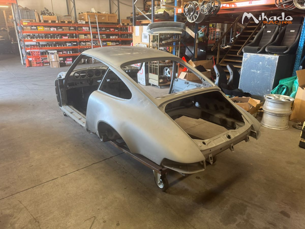 Caisse nue Porsche 964 course vendue en l’état – photo 2 sur 6